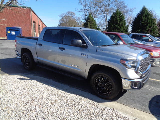 This Toyota Tundra was returned to like-new condition after the expert team at Lee's Collision Center in Loganville, GA completed the repair.